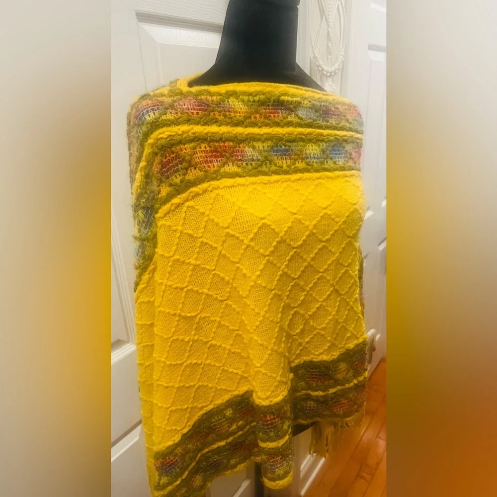 Yellow Boho Knit Poncho Lightweight Spring Layer Beach Wrap OS - Picture 14 of 15